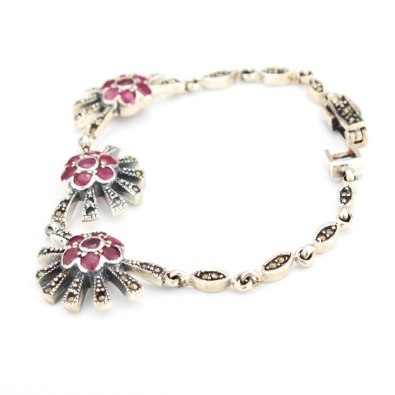 Pulsera de plata con marquesitas y rubíes